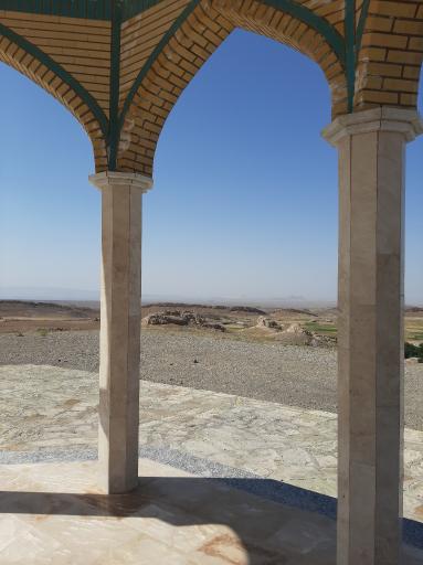 عکس مزار شهدای گمنام کهک