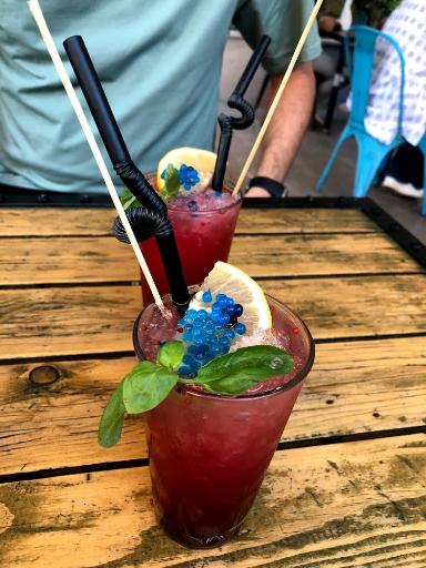 عکس کافه بابیلون