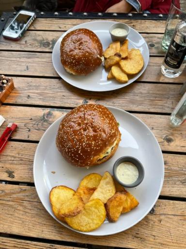 عکس کافه بابیلون