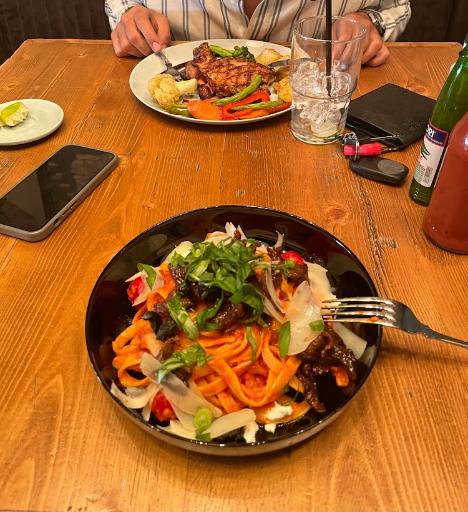 عکس کافه بابیلون