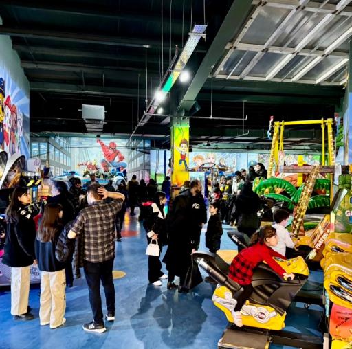 عکس مجتمع تجاری تفریحی ایپک پالاس