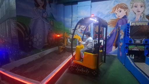 عکس مجتمع تجاری تفریحی ایپک پالاس