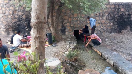 عکس چشمه بیدی