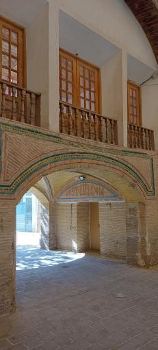 عکس تکیه زنجیری