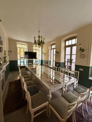 عکس عمارت کلاه فرنگی 