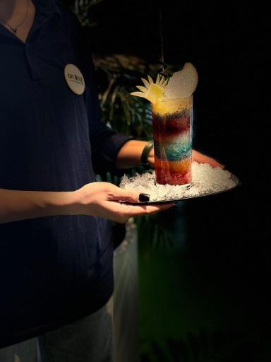 عکس آن وان کافه