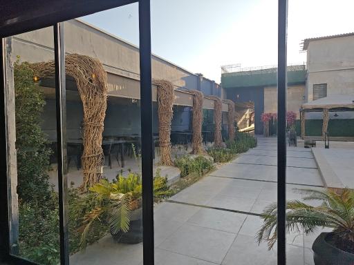 عکس عمارت سعادت آباد