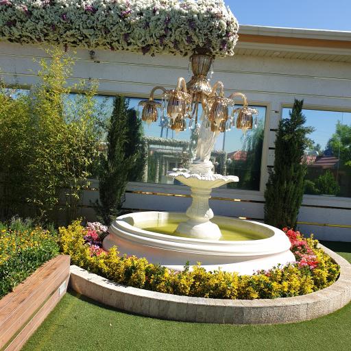 عکس باغ تالار گلهای زندگی