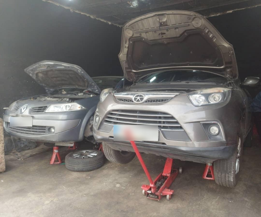 عکس تعمیرگاه گیربکس اتوماتیک سرعت