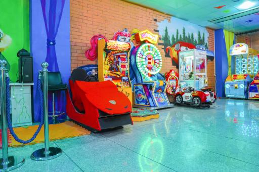 عکس شهربازی و خانه بازی ایران پارک