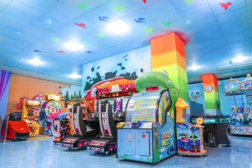 عکس شهربازی و خانه بازی ایران پارک