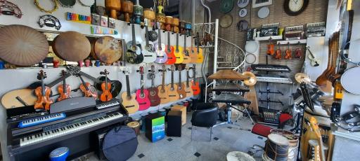 عکس فروشگاه لوازم موسیقی ستاره آبی