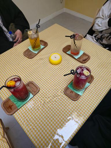 عکس کافه‌کتاب دشت