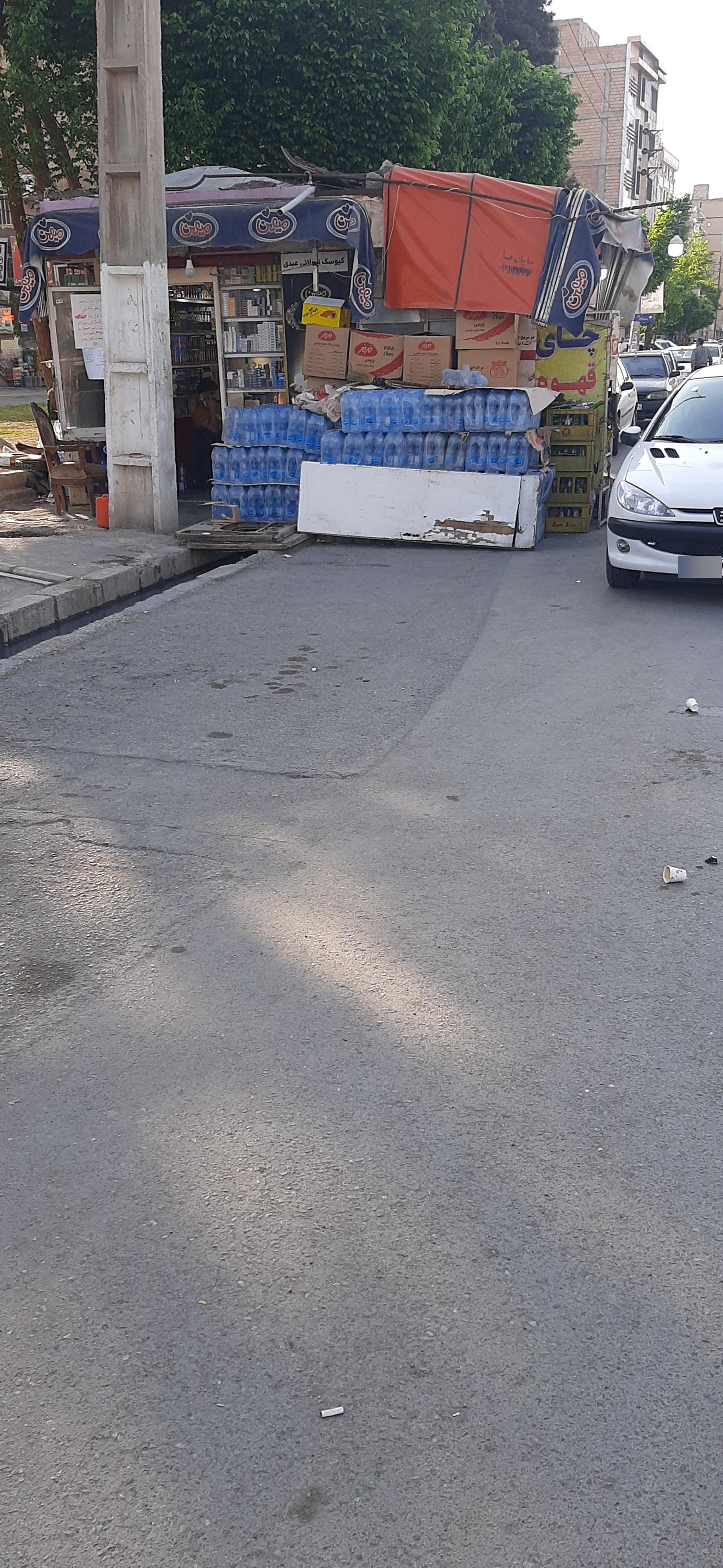 عکس دکه تنقلات 