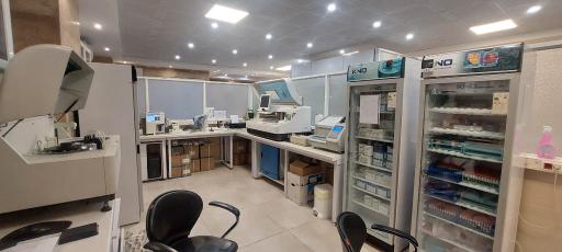 عکس آزمایشگاه تشخیص پزشکی پیوند