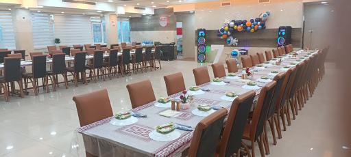 عکس غذا خوری عمو حسام 