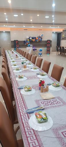 عکس غذا خوری عمو حسام 