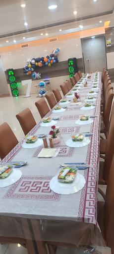 عکس غذا خوری عمو حسام 