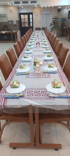 عکس غذا خوری عمو حسام 