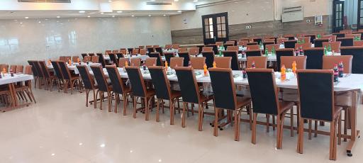 عکس غذا خوری عمو حسام 