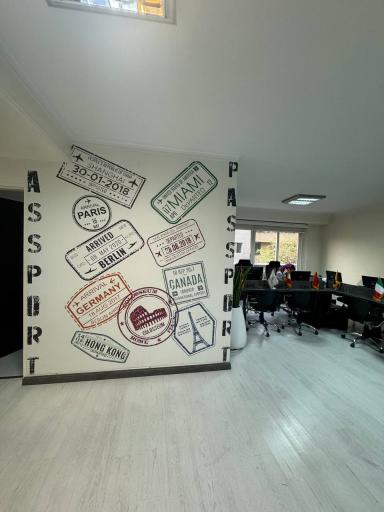 عکس آژانس سفرهای ماه عسل