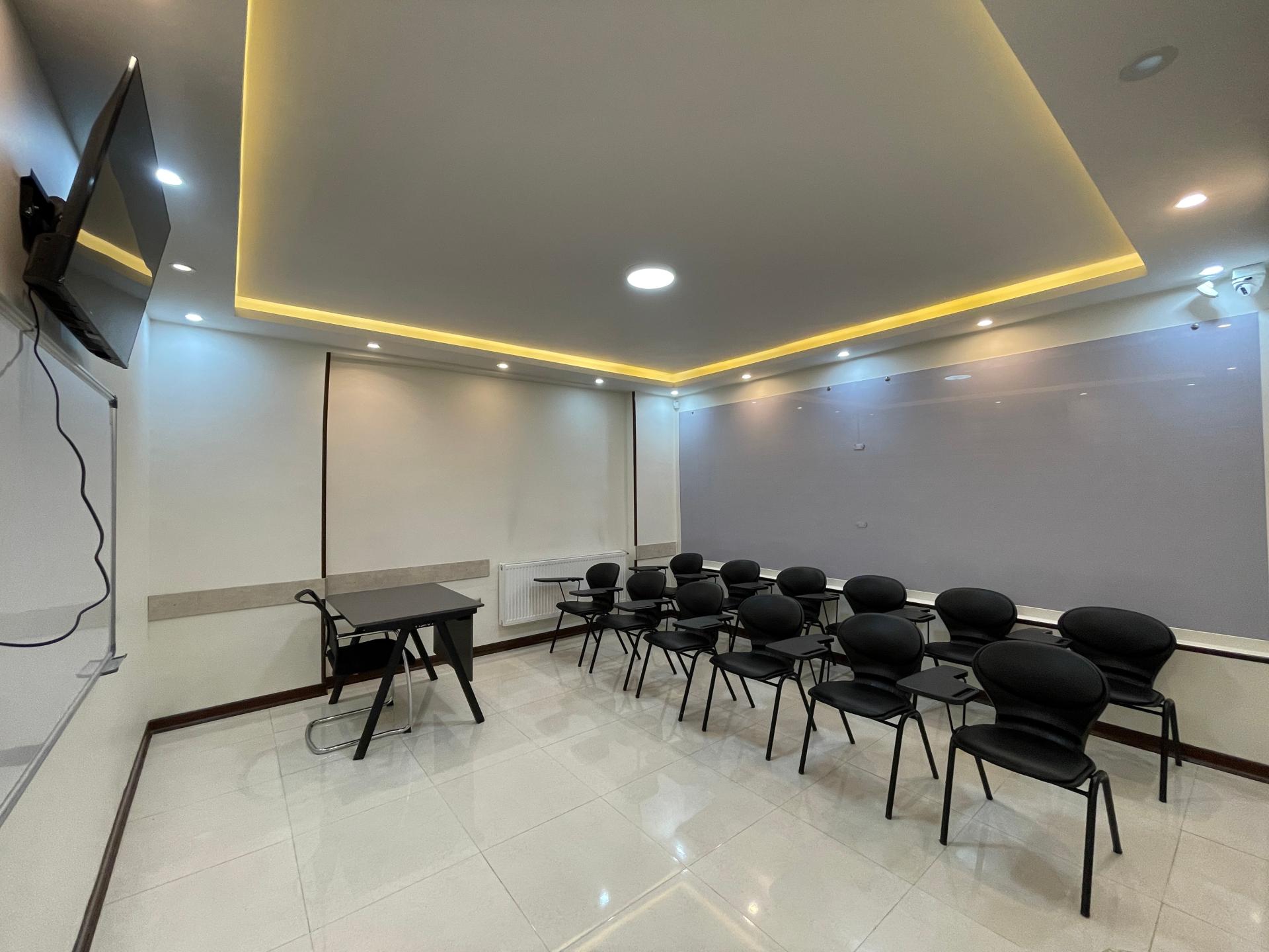 عکس آکادمی زبان هدف و مسیر