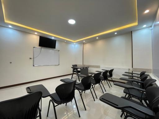 عکس آکادمی زبان هدف و مسیر