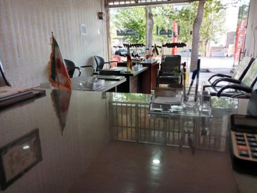 عکس مشاور املاک اهورا