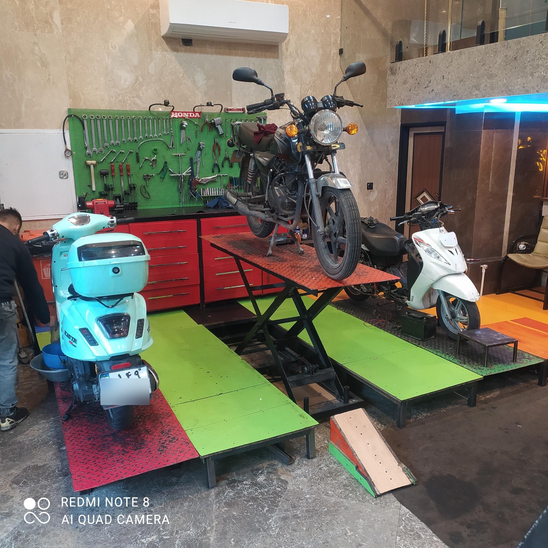 عکس تعمیرگاه تک سیکلت 