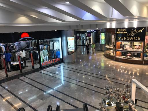 عکس مرکز خرید لیدوما
