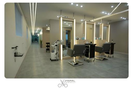 عکس سالن زیبایی مارال زارنجی