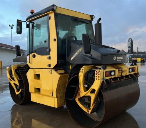 عکس نمایشگاه ماشین آلات راهسازی ناصری