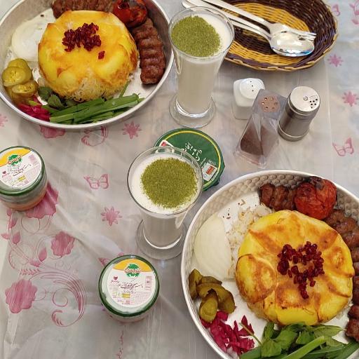 عکس سفره خانه سنتی رباب خاتون