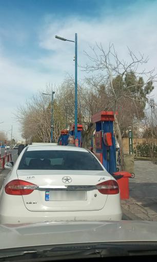 عکس پمپ بنزین همدانیان