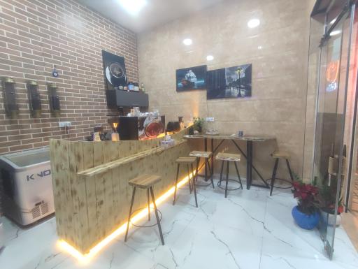 عکس کافه اردی بهشت