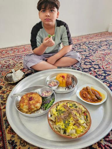 عکس سفره خانه سنتی رباب خاتون