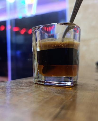 عکس کافه اردی بهشت