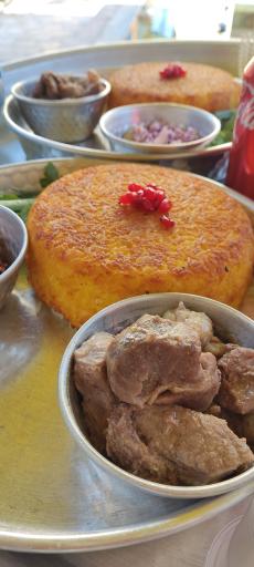 عکس سفره خانه سنتی رباب خاتون