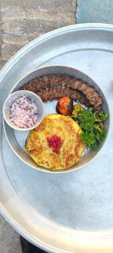 عکس سفره خانه سنتی رباب خاتون