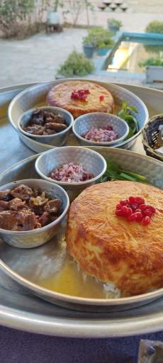 عکس سفره خانه سنتی رباب خاتون