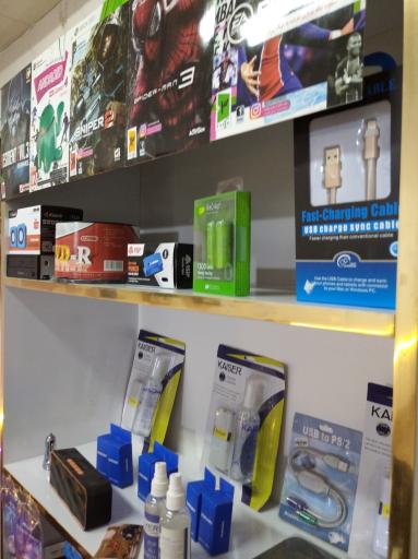 عکس کافی نت و خدمات دکتر وب