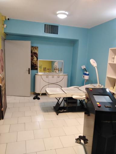 عکس کلینیک لیزر و زیبایی مرجان