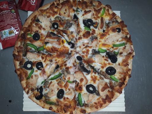 عکس پیتزا احمد