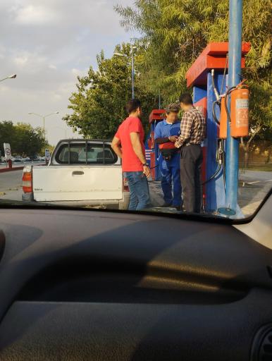 عکس پمپ بنزین همدانیان