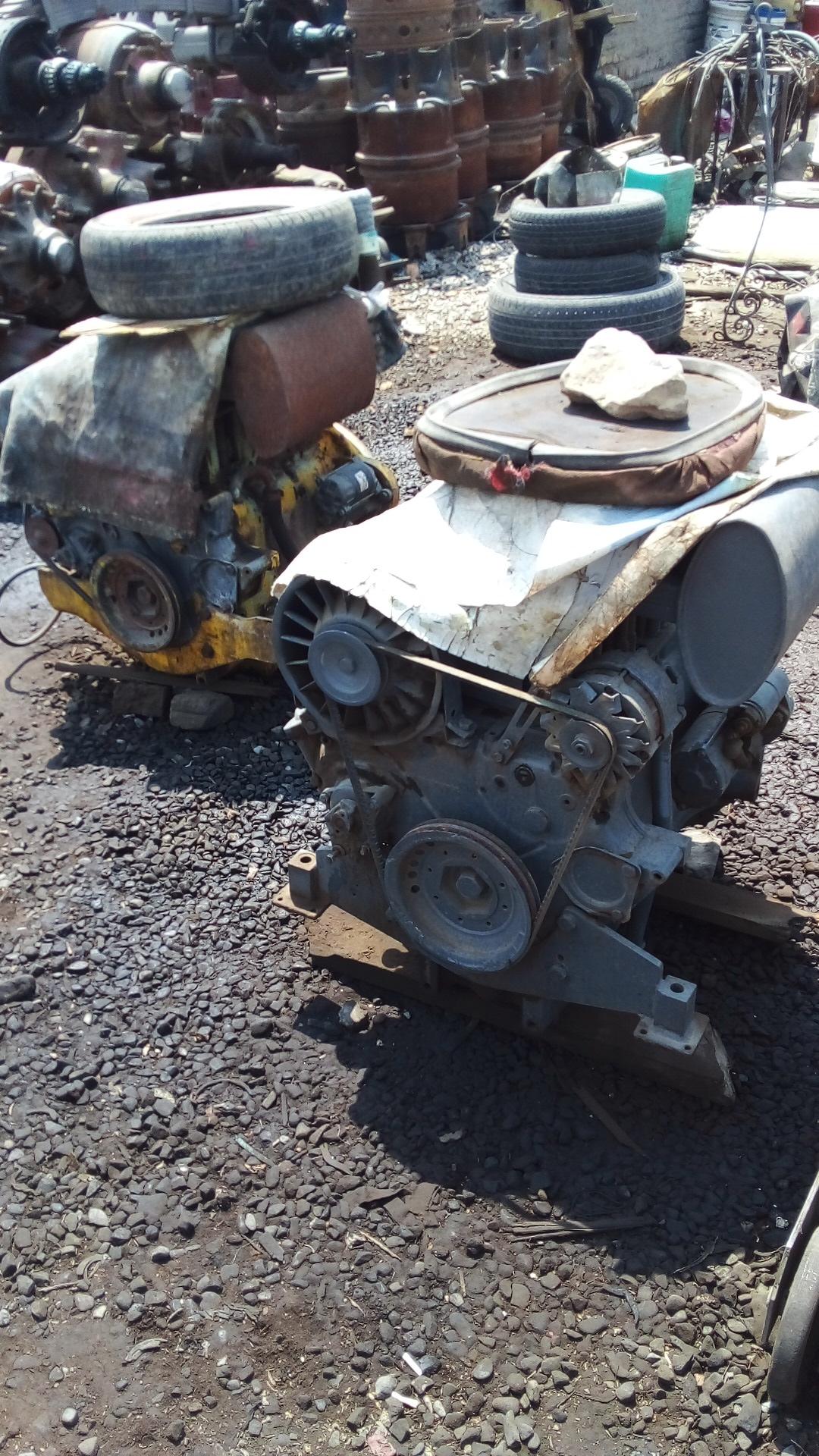 عکس فروش موتور دیزل دوتیس و میکسر علی بدرلو