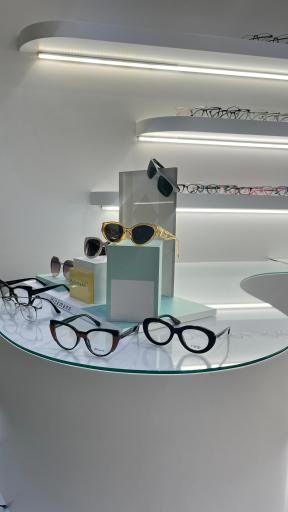 عکس بینایی سنجی و عینک سازی درمانگاه حضرت ابوالفضل(ع)