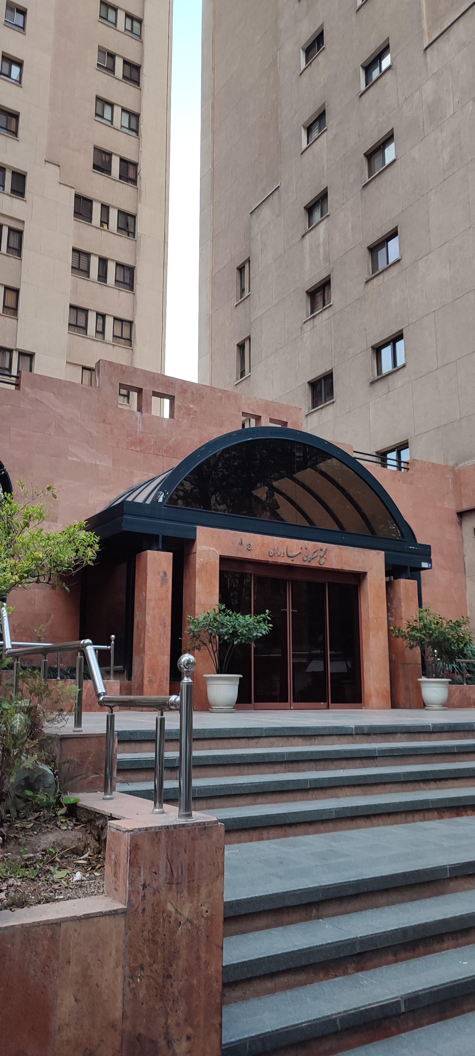 عکس مجتمع مسکونی نیاوران 