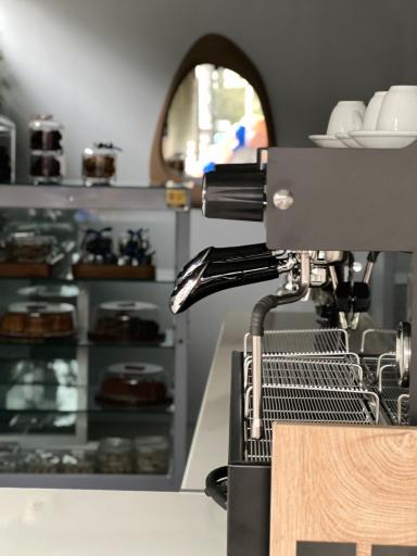 کافه کیک اوشه 