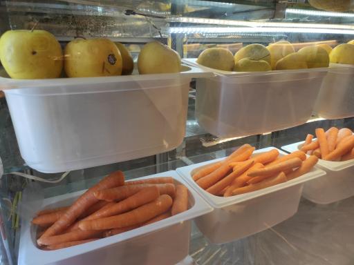 عکس آبمیوه و بستنی سان