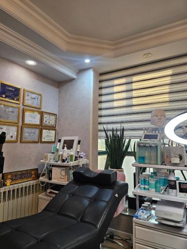 عکس آکادمی تخصصی فشیال یاسمن